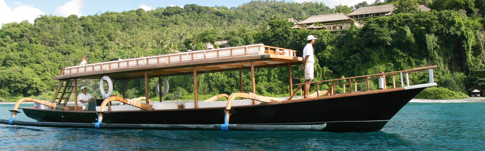 amankila-boat