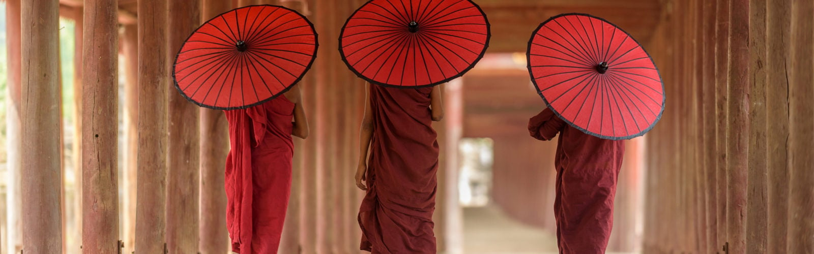 bagan-monks-with-umbrellas