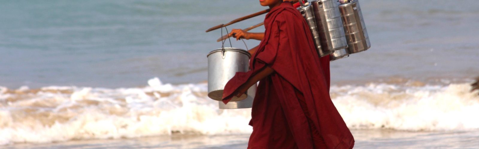 ngapali-beach-monks