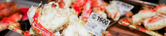 grilled-crab-kuromon-ichiba-market-japan