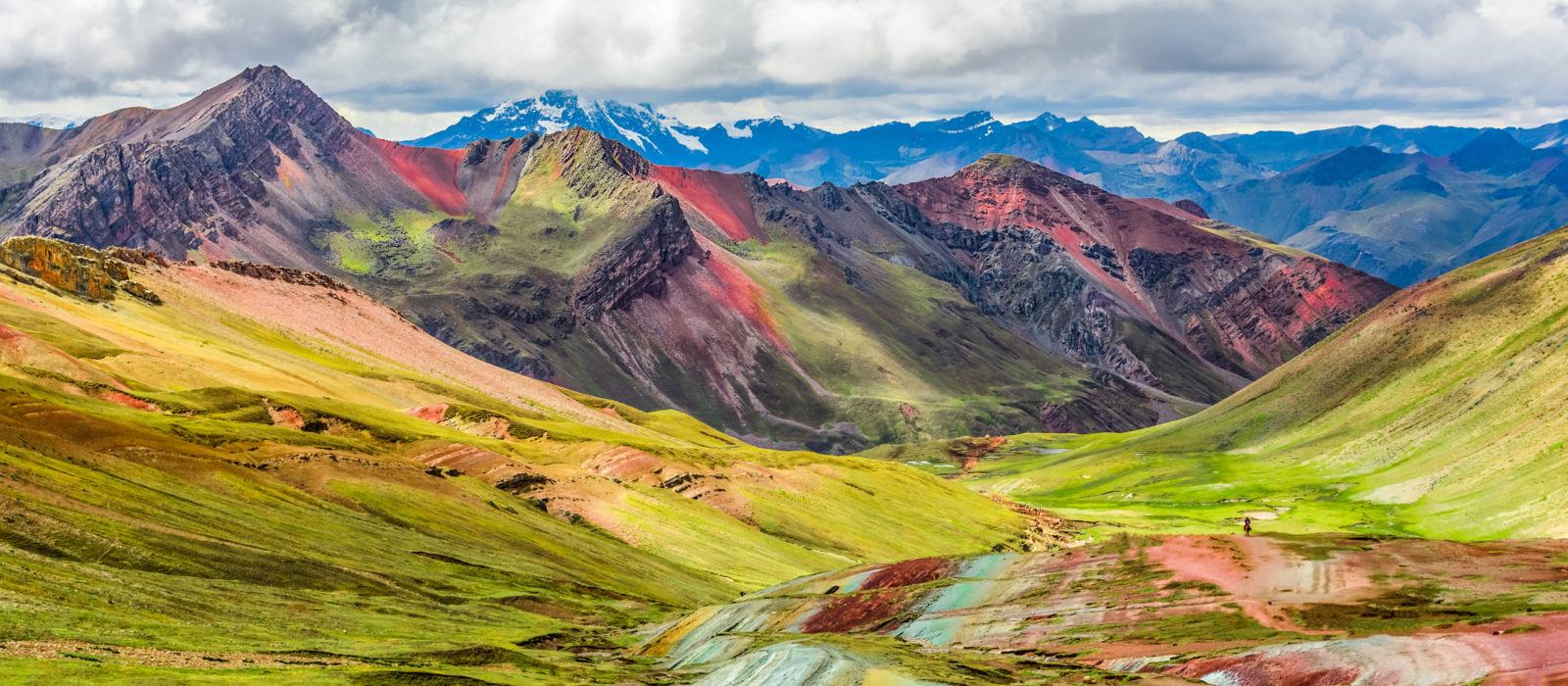 vinicuna-rainbow-mountain-peru