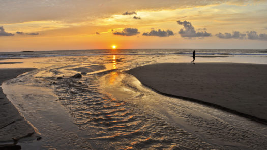 dominical-costa-rica-beach-sunset
