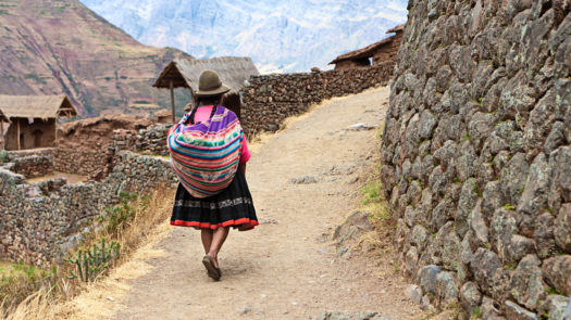 peruvian-woman-sacred-valley