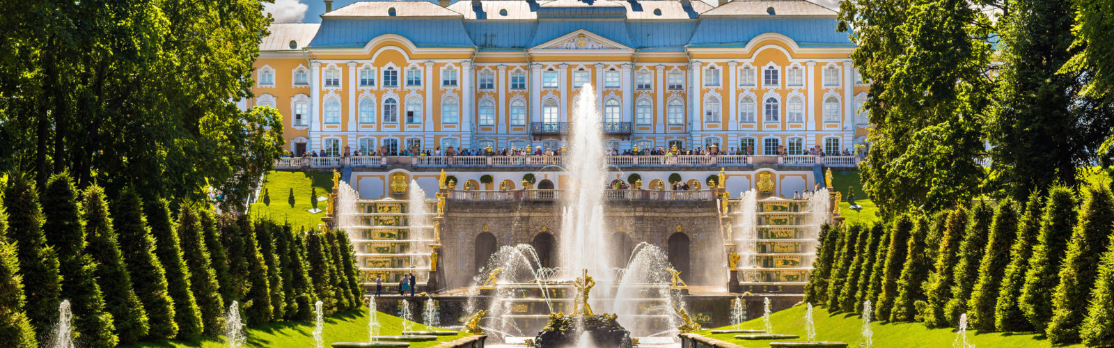 peterhof-palace-st-petersburg-russia