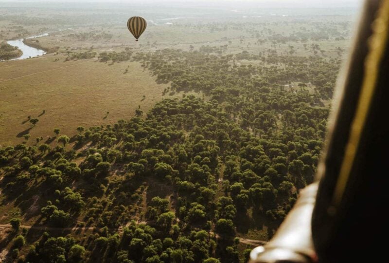 Hot air balloon over the Serengeti National Park, Tanzania